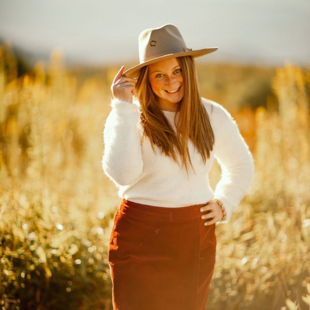 Meet your Posher, Sierra